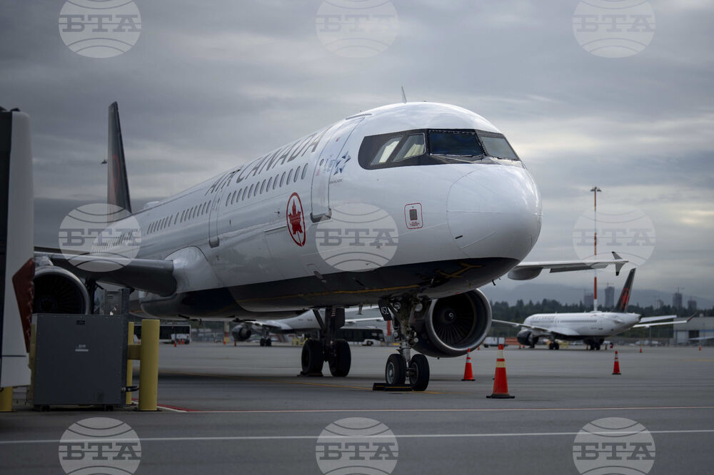 Air-Canada-Flight-Attendants
