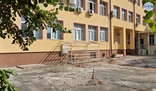 Ремонтът на старозагорската ПГОХ „Райна Княгиня“ може да приключи преди края на идната учебна година, каза образователният министър