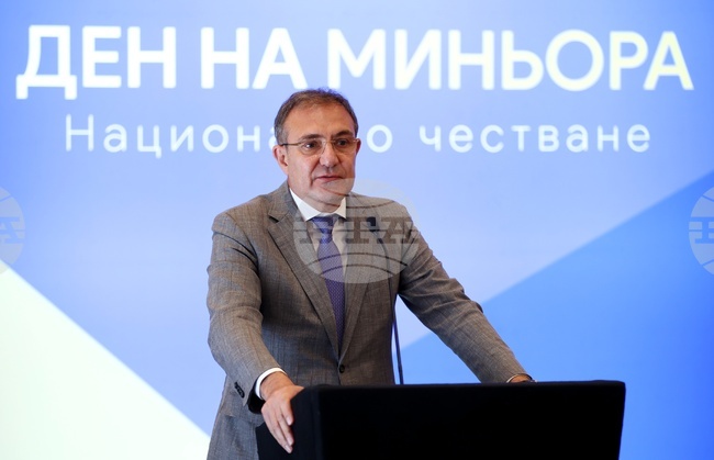 Labour Minister: Few Professions Are as Tough and Noble as Mining