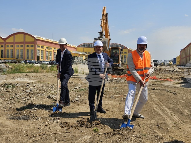 Започна изграждането на техническа и довеждаща инфраструктура на "Индустриален парк ЛВЗ" в Русе