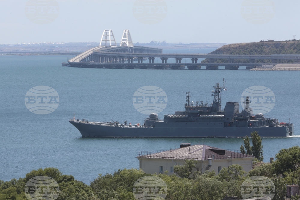 Украински удари с дронове предизвикаха пожар в руско черноморско пристанище