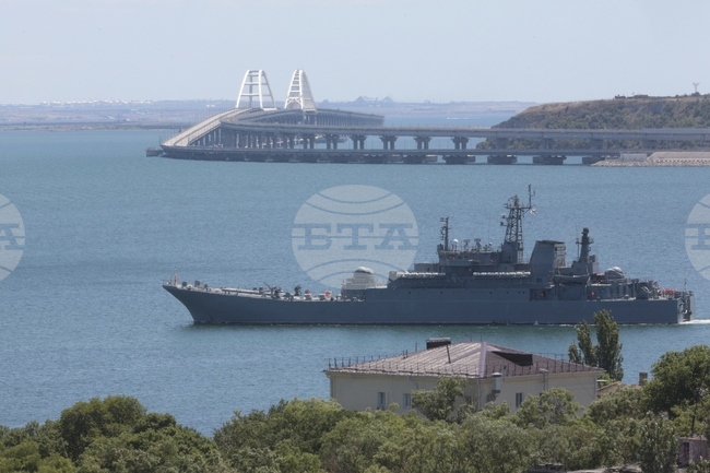 Мъж загина при украинска атака с дронове срещу Севастопол