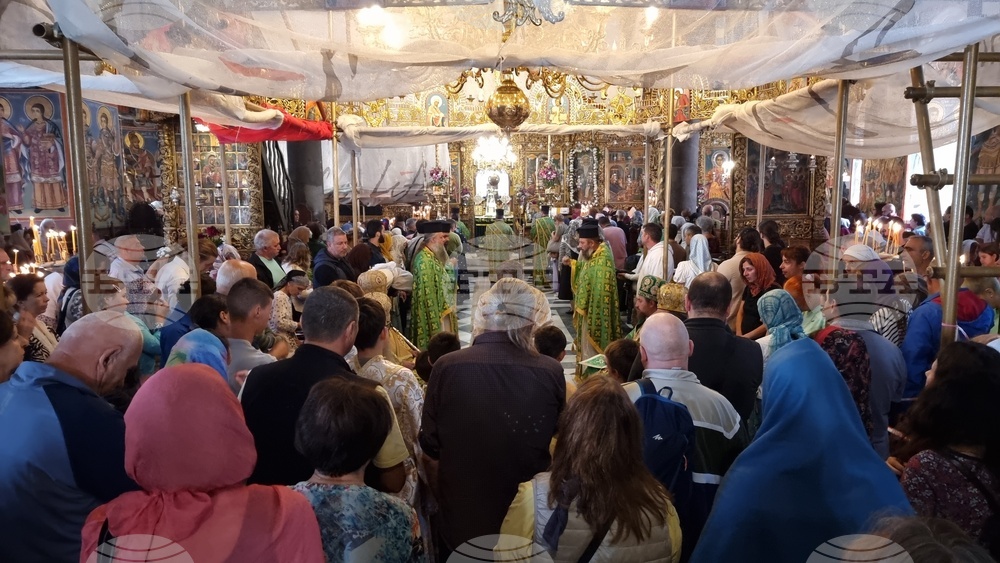 Рилски манастир - патриаршеска света литургия - успение на Свети Иван Рилски