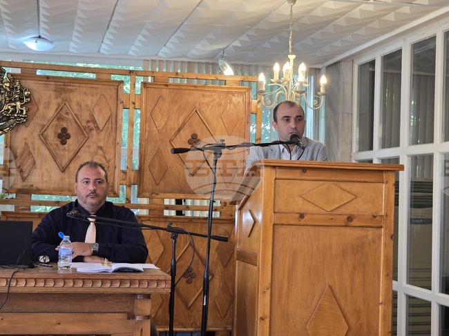 Общинските съветници в Червен бряг одобриха поемането на краткосрочен общински дълг