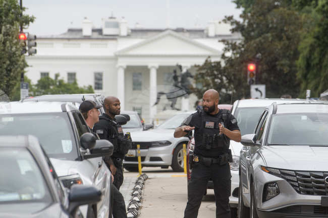 Зеленски започна срещите си във Вашингтон