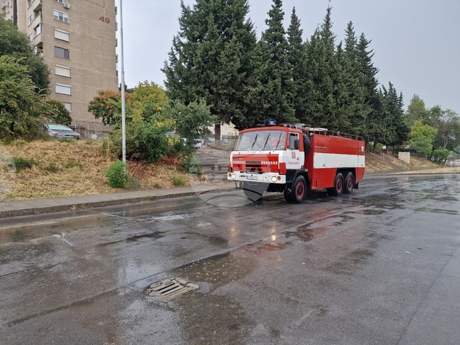 Пожар гори в старозагорския квартал „Три чучура – север“ 