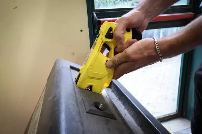 АНСА: Пореден случай на убит с електрошоков пистолет в Италия