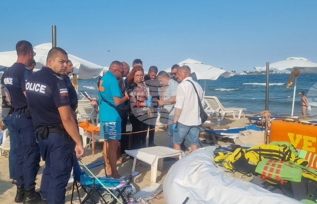 Започна оглед на южния плаж в Несебър, където осемгодишно дете загина