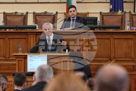 Парламент - Валери Рачев