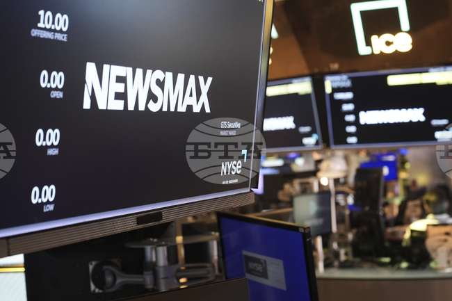 Консервативната телевизия „Нюзмакс“ съди „Фокс Нюз“ за монополизиране на медийния пазар