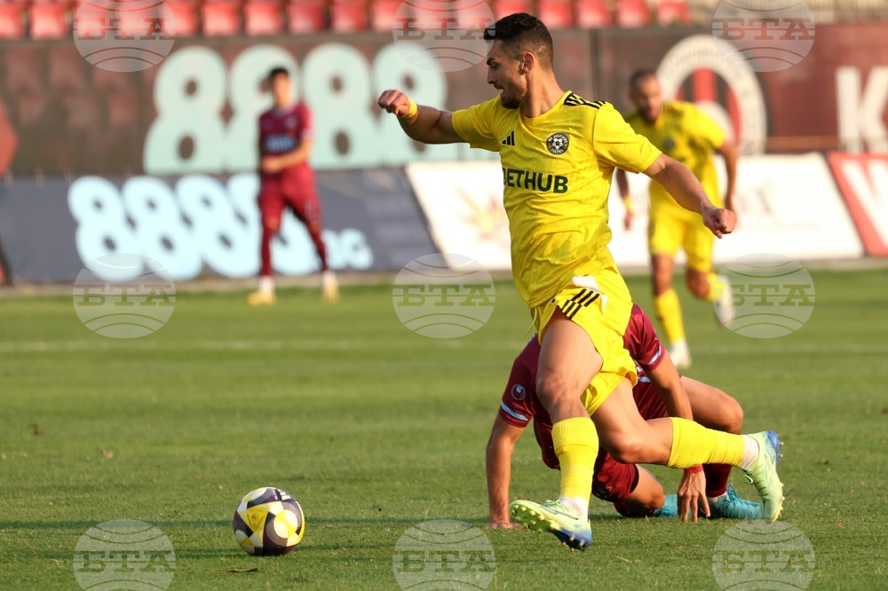 Добруджа се раздели с трима футболисти по взаимно съгласие
