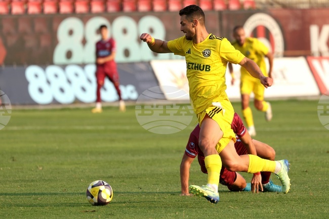 Добруджа се раздели с трима футболисти по взаимно съгласие