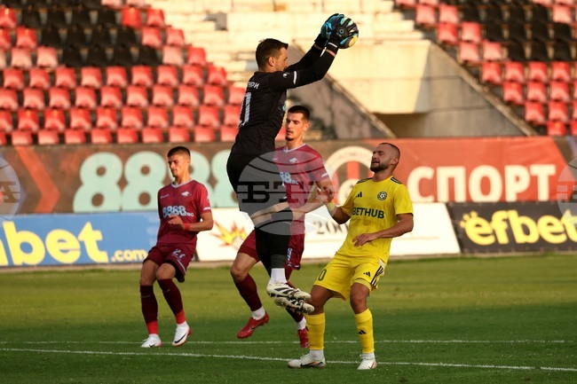 Септември София постигна първа победа за сезона в Първа лига