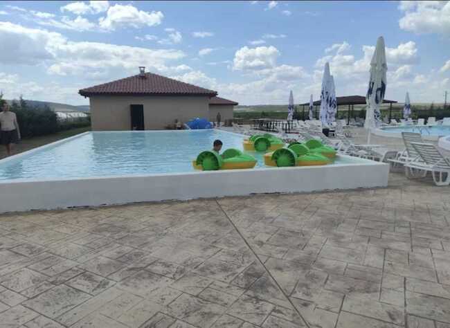 Ток удари дете край басейн в сливенското село Мечкарево 