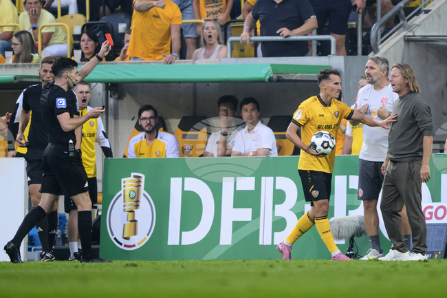 Треньорът на Майнц 05 Хенриксен е наказан за един мач от Купата на Германия след червен картон