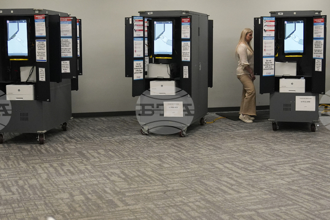 Тръмп обмисля премахване на гласуването по пощата преди изборите за Конгрес през следващата година