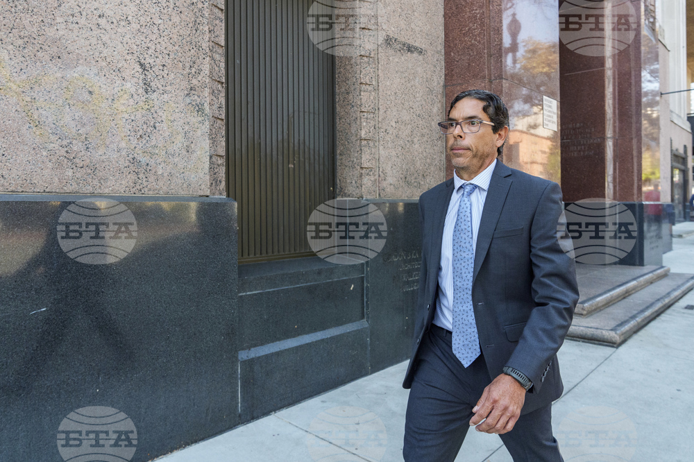 Един от лекарите, обвинени за смъртта на Матю Пери, беше осъден на осем месеца домашен арест