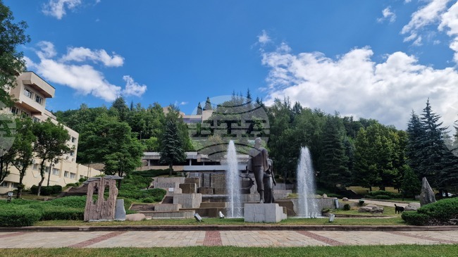 Окръжната прокуратура в Смолян привлече като обвиняем мъж, държал с цел разпространение над 350 грама наркотични вещества