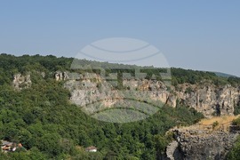 Село Карлуково - забележителности - Пещерен дом