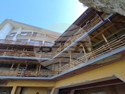 Село Карлуково - забележителности - Пещерен дом