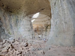 Село Карлуково - забележителности - Пещерен дом