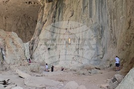 Село Карлуково - забележителности - Пещерен дом