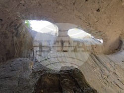 Село Карлуково - забележителности - Пещерен дом