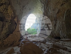 Село Карлуково - забележителности - Пещерен дом