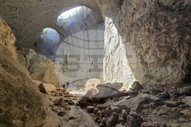 Село Карлуково - забележителности - Пещерен дом