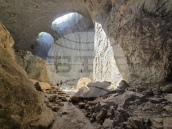 Село Карлуково - забележителности - Пещерен дом