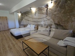 Село Карлуково - забележителности - Пещерен дом