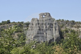 Село Карлуково - забележителности - Пещерен дом