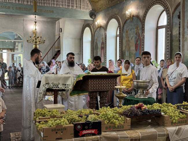 В Тараклия отбелязаха Преображение Господне с тържествена литургия