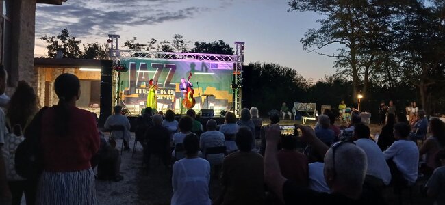 С прожекция на филм и много емоции завърши фестивалът "Джаз пътеки" в Езерец