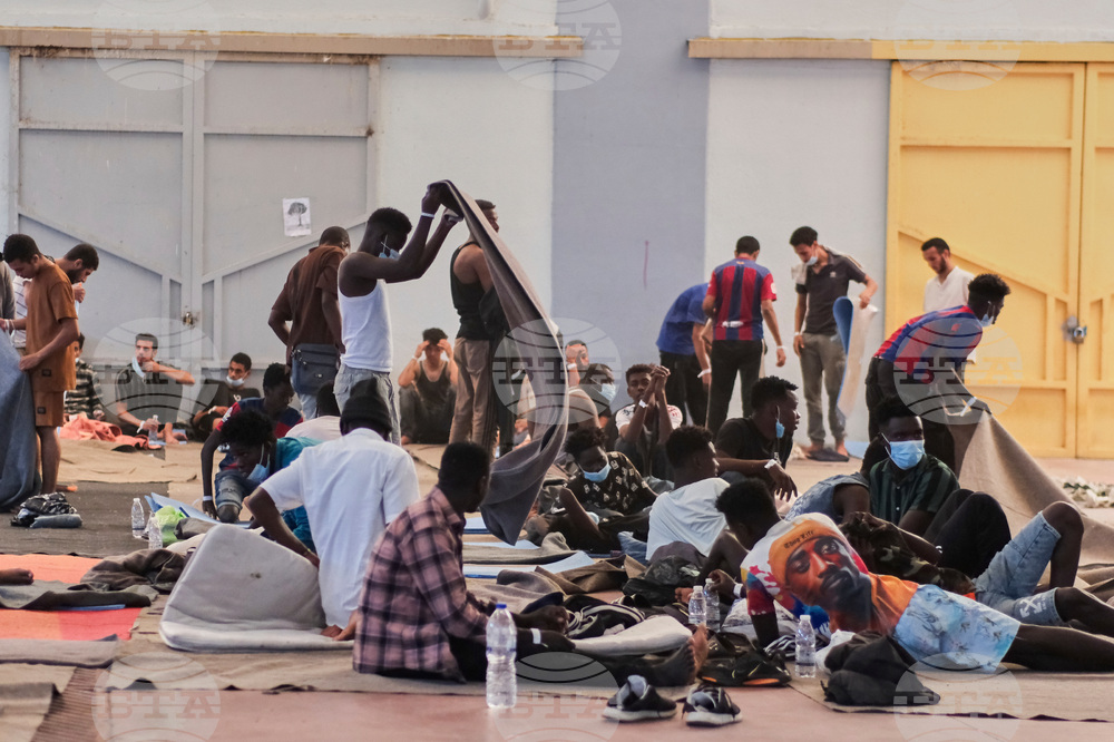 Гърция планира разполагането на два временни центъра за задържане на мигранти на остров Крит