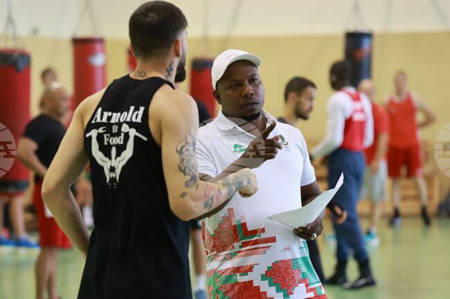 Жоел Арате изрази задоволство от представянето на българските национали по бокс в Будапеща