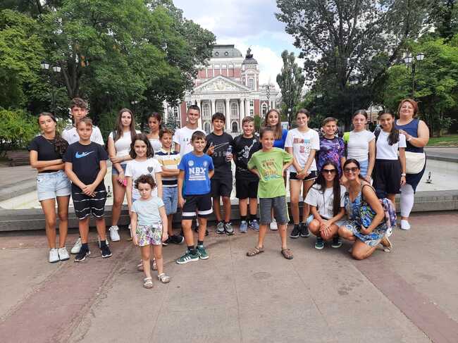 Ученици от училище „Пейо Яворов“ в Милано са на екскурзия в България по програмата „Образователни маршрути“