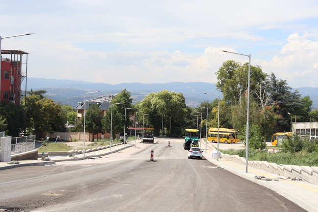 Улица „Промишлена“ да носи името на първия почетен гражданин на Благоевград Леон Ламуш, предлагат кметът и председателят на Общински съвет