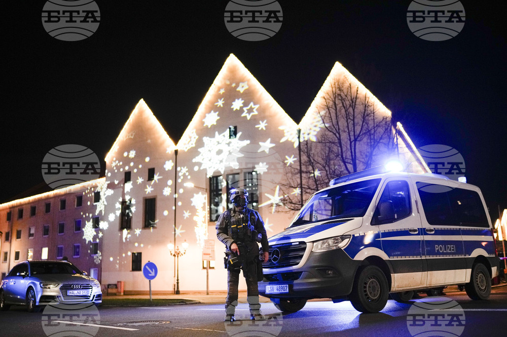 Германски прокурори повдигнаха обвинение на шофьора, който се вряза в коледен базар с автомобила си