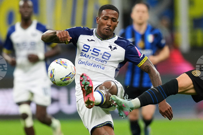 Уулвърхямптън привлече най-бързия футболист в Серия А