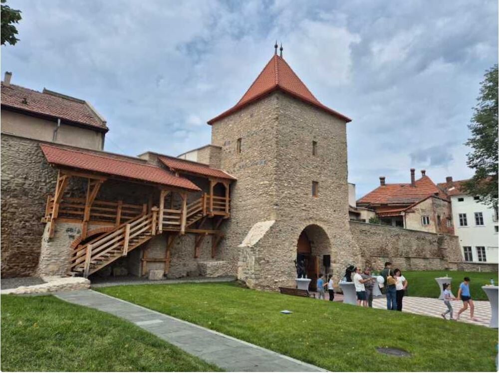 Аджерпрес: Средновековната цитадела „Оръщией“ в Румъния отваря отново врати за посетители след дългогодишна реставрация