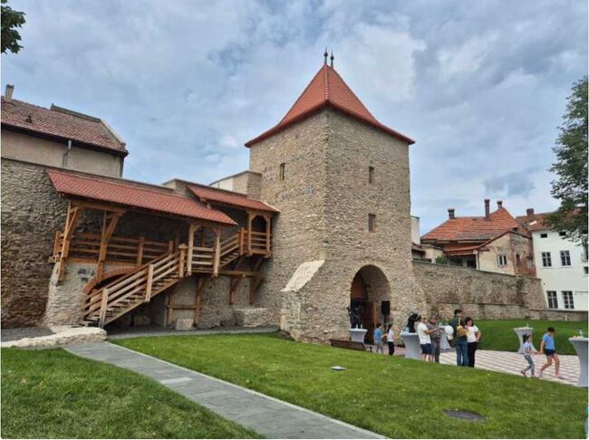 Аджерпрес: Средновековната цитадела „Оръщией“ в Румъния отваря отново врати за посетители след дългогодишна реставрация