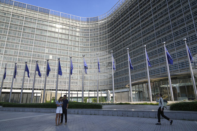 Ройтерс: Европейската комисия ще предложи изготвянето на „Пътна карта за готовността за отбрана“