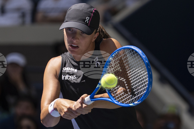 Шампионката от турнира в Синсинати Ига Швьонтек започна участие на смесени двойки на Откритото първенство на САЩ по тенис само 12 часа след спечелената титла