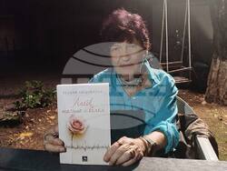 Писателката Весела Люцканова отбелязва 90-годишнината си с нова книга, озаглавена „Любов, щастие и болка“. Снимка: издателска къща „Персей“