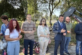 Село Горни Окол - ремонт - път - първа копка