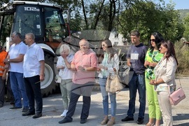 Село Горни Окол - ремонт - път - първа копка