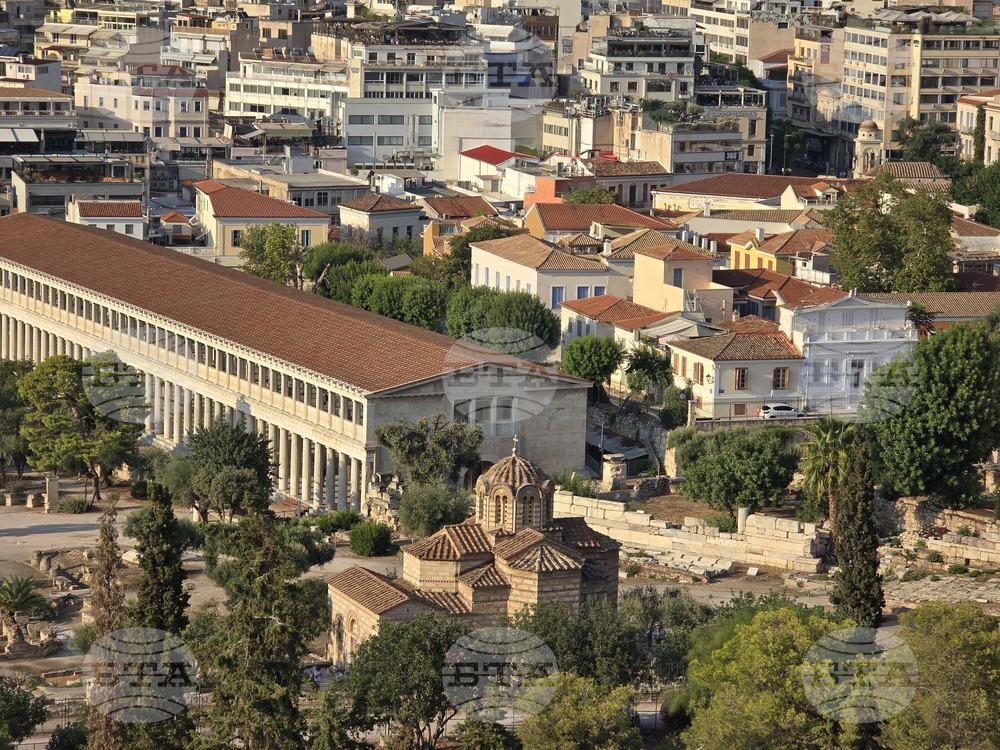 Работещи в сферата на туризма и ресторантьорството протестираха в Атина с искане за по-добри условия на труд и по-високи възнаграждения