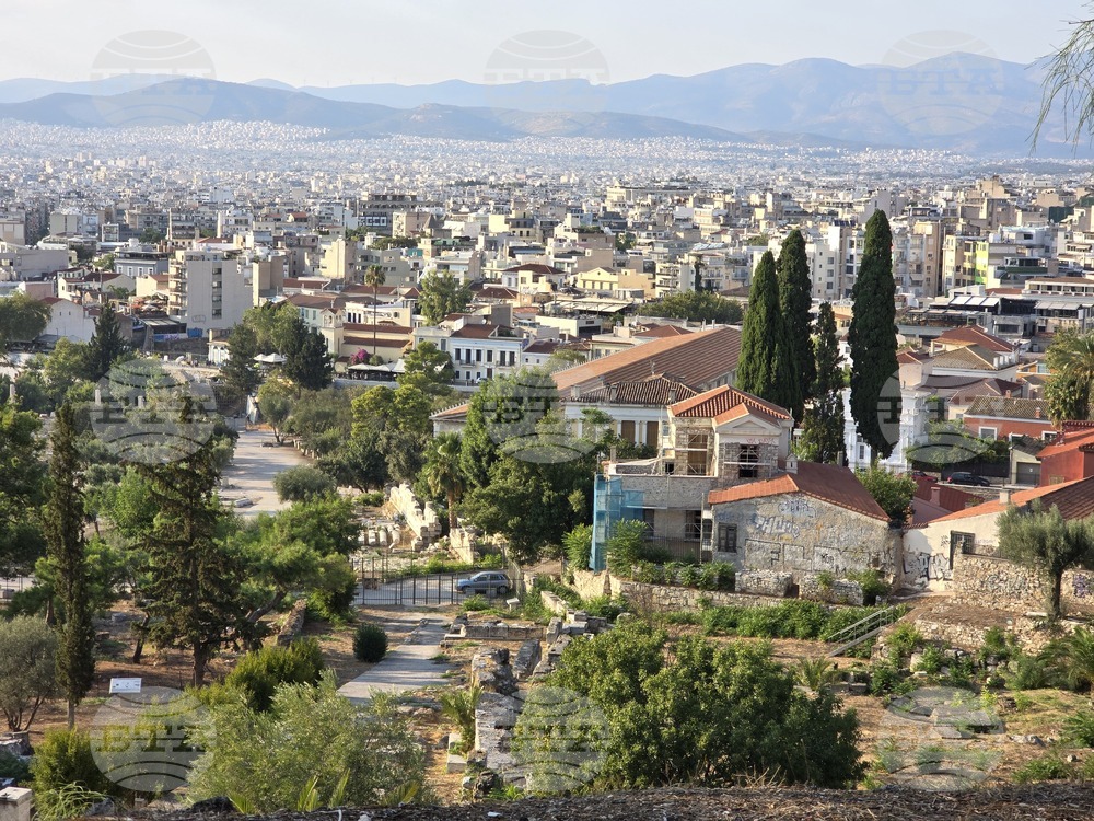 Кметът на Атина Харис Дукас обяви пакет от социални инициативи в навечерието на празниците