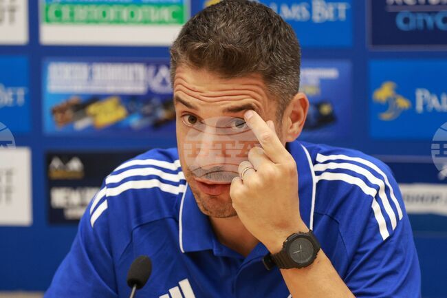 ПФК Левски насрочи за петък брифинга на треньора Хулио Веласкес